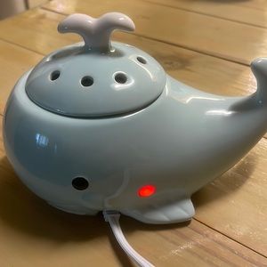 Scentsy Whale wax warmer